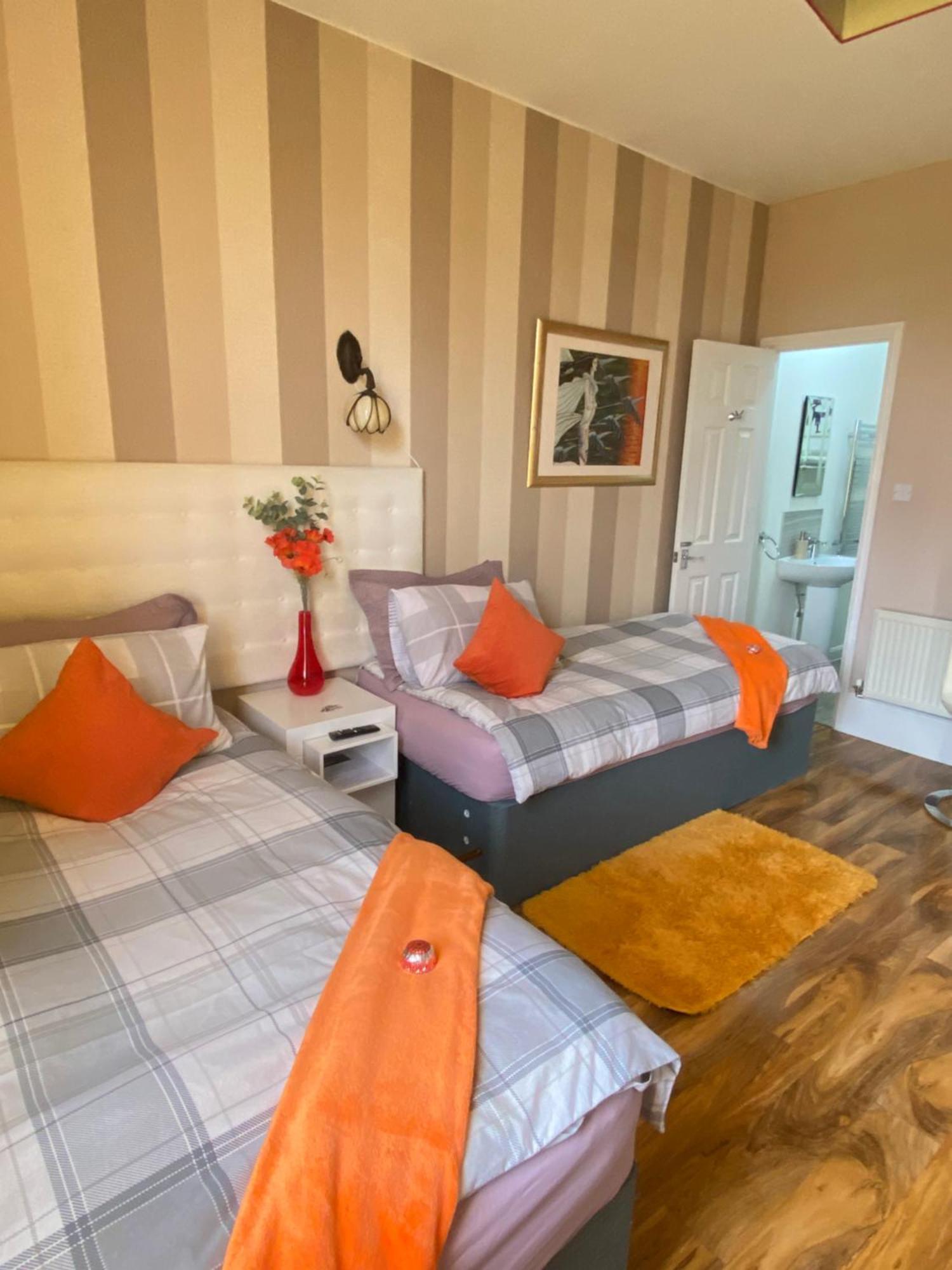 Upton Country Park Guest House 北安普敦 外观 照片