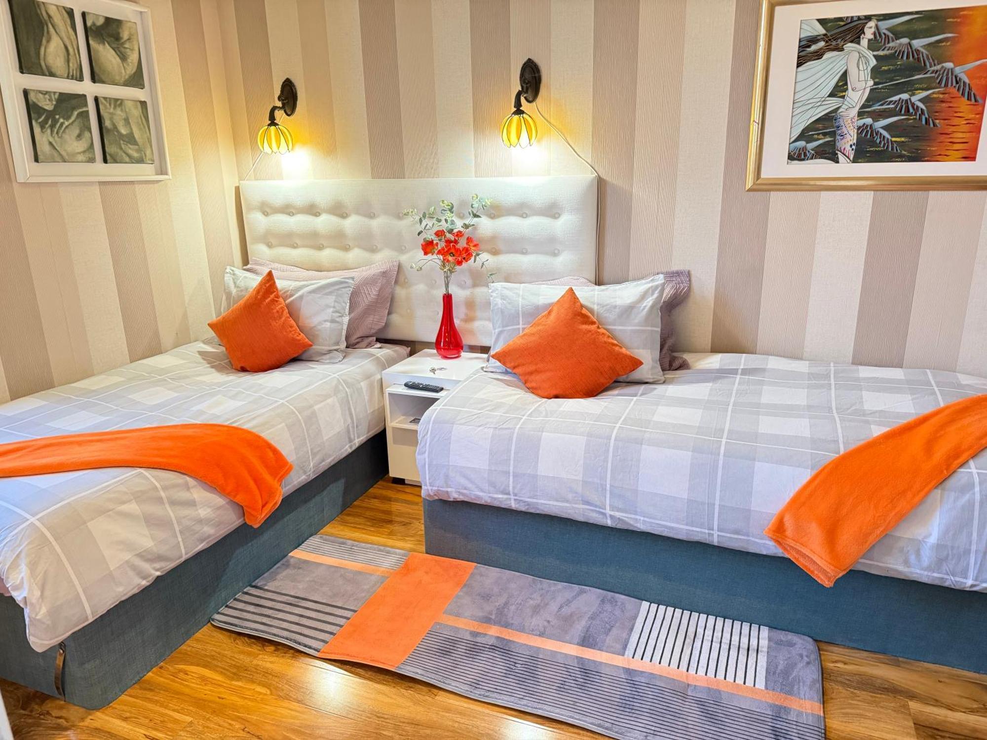 Upton Country Park Guest House 北安普敦 外观 照片